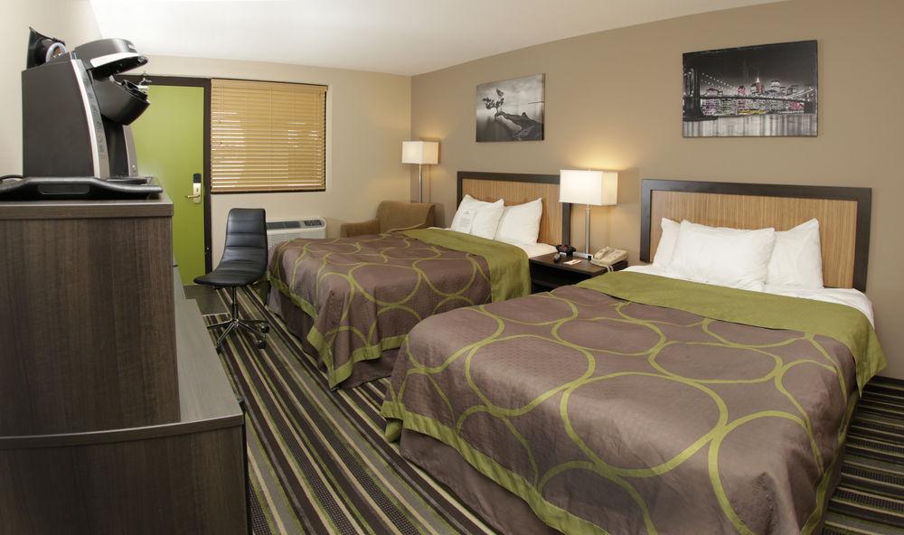 Howard Johnson By Wyndham Winnipeg West Exterior photo